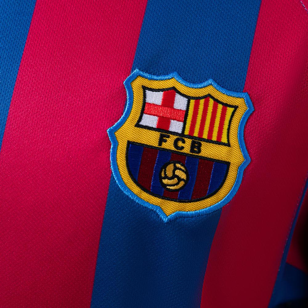 Barcelona Local 2005/06 Retro – Ronaldinho 10